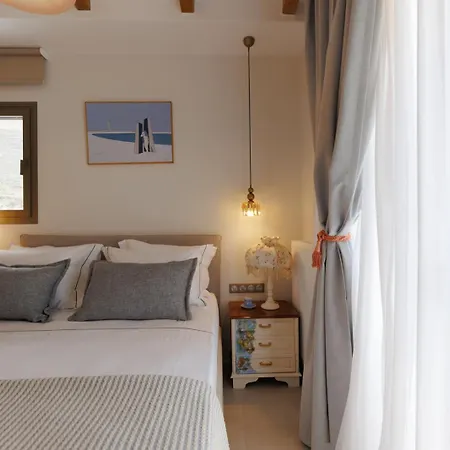 The At Naxos *